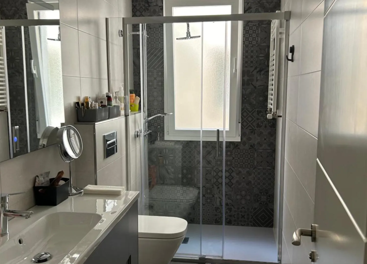 Lianegm Apartment Bilbao Homestay