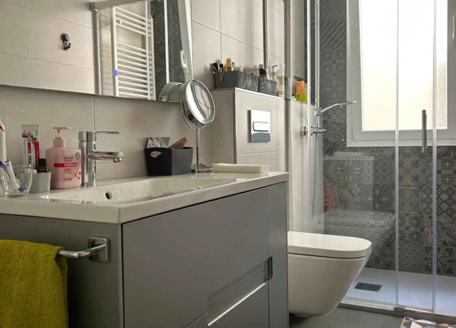 Homestay Lianegm Apartment Bilbao